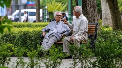 شهریور به نیمه رسید/ معوقات بازنشستگان نرسید/ تکلیف واریز معوقات چه می شود؟