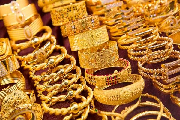 قیمت طلا تا پایان مهر چقدر می‌شود؟/ ۳ سناریوی جدید برای طلای ۱۸ عیار